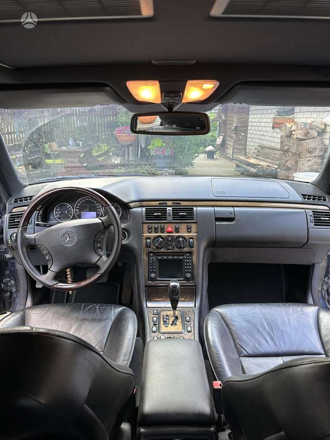 Mercedes-Benz E320, 3.2 l., Седан