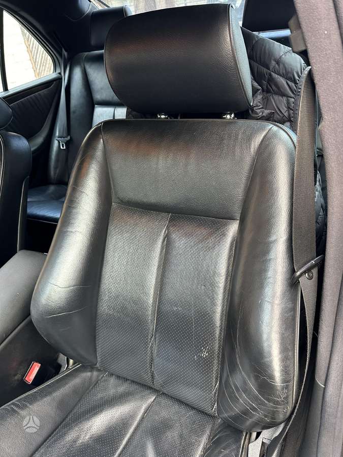 Mercedes-Benz E320, 3.2 l., Седан