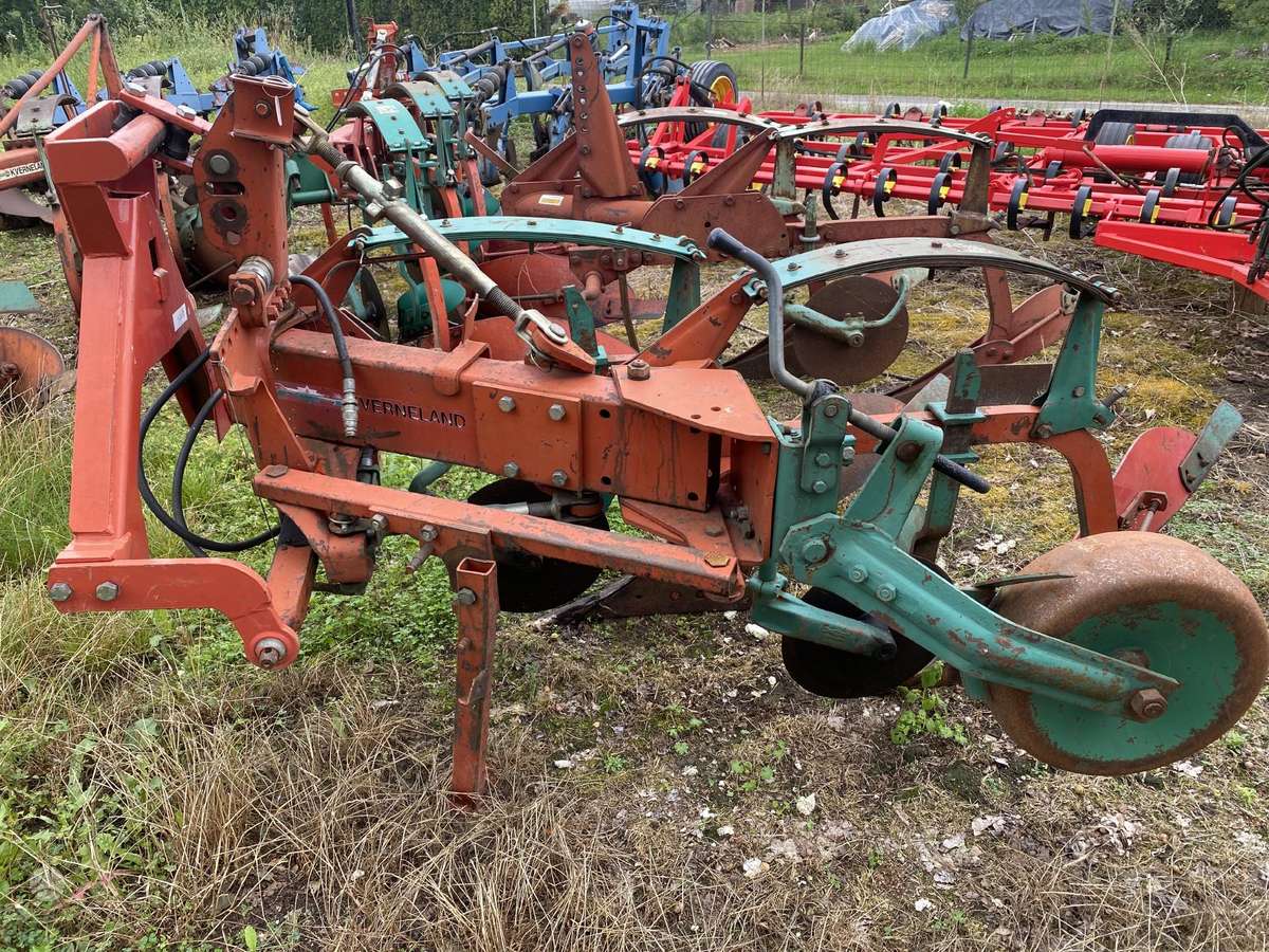 Kverneland Kvern, ploughs
