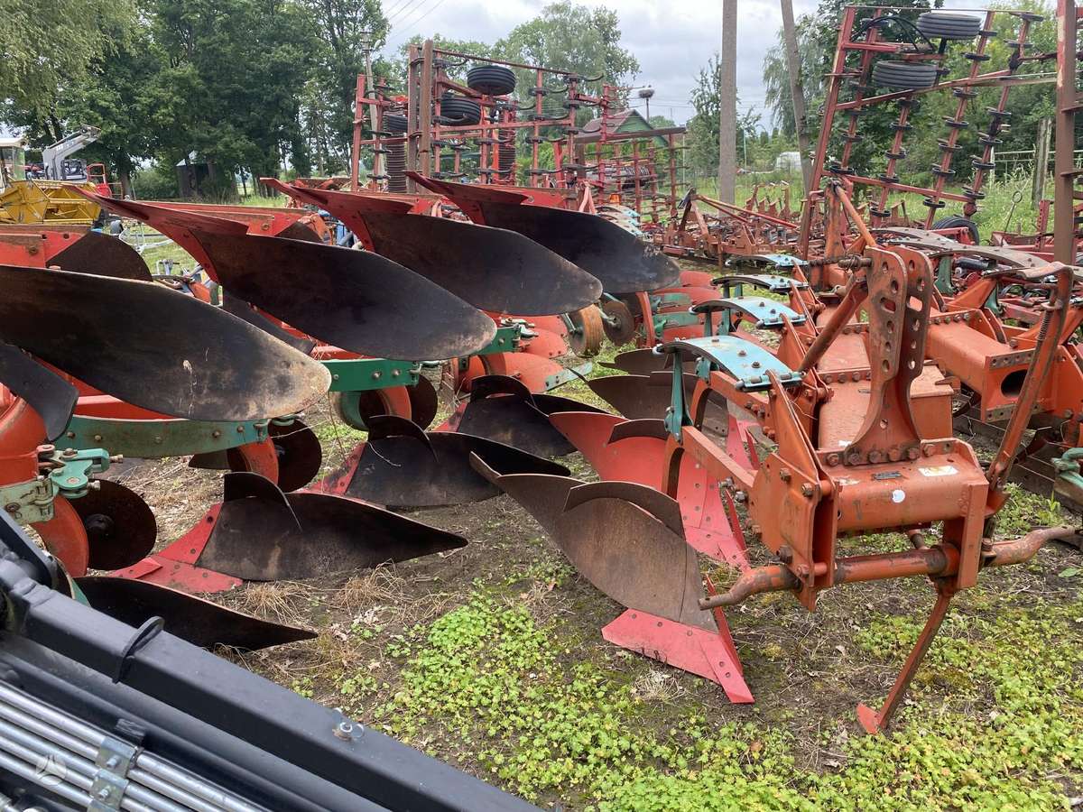 Kverneland Kvern, ploughs