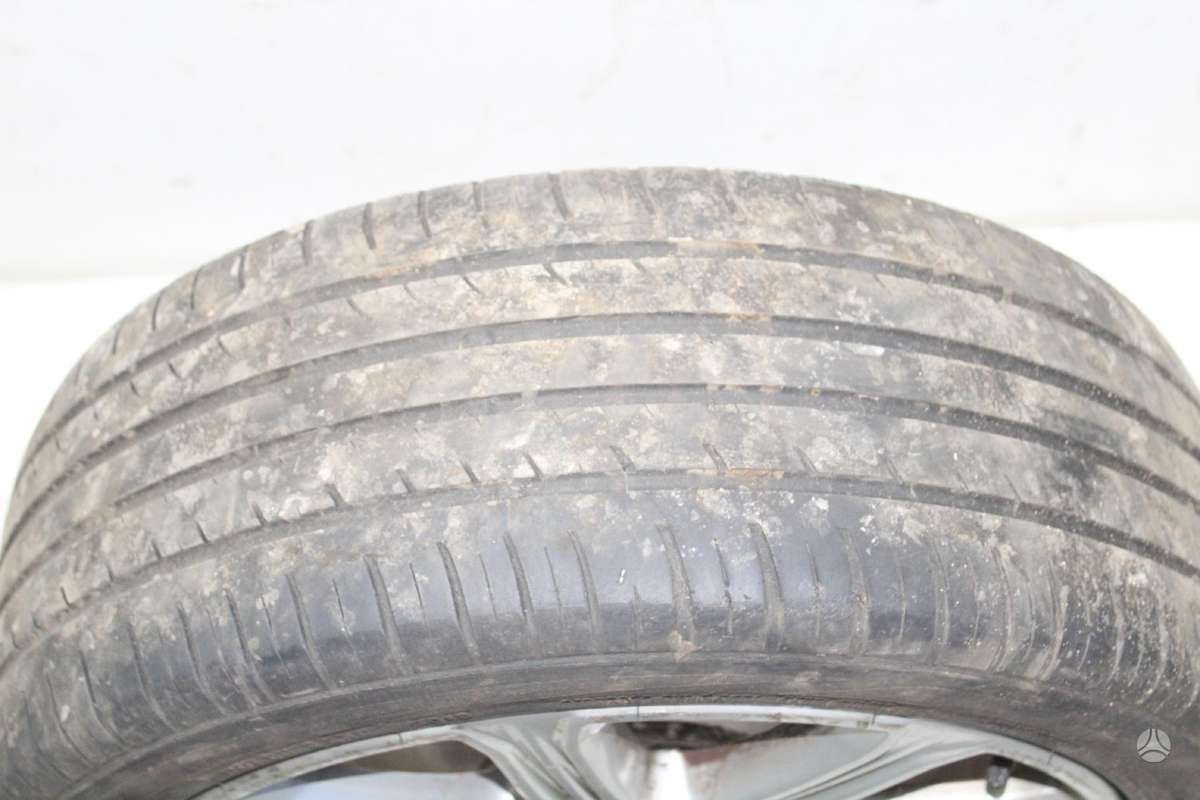 Volvo V40, lengvojo lydinio, R17