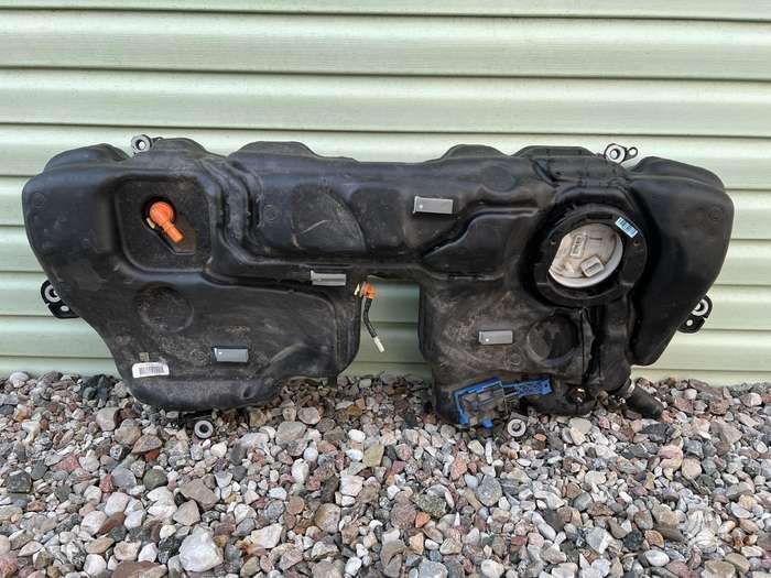 Volvo S60 kėbulo dalys