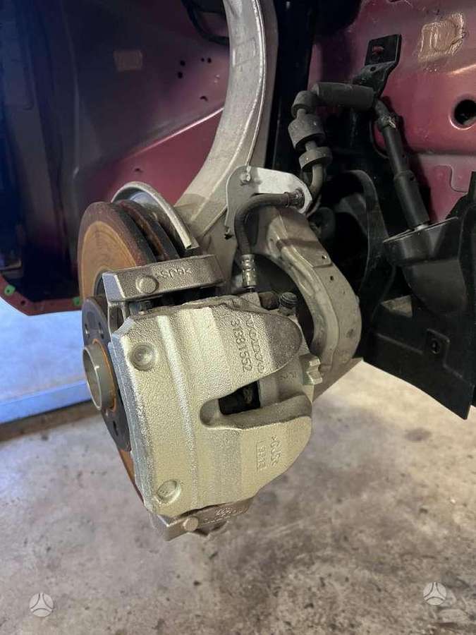 Volvo S60 kėbulo dalys