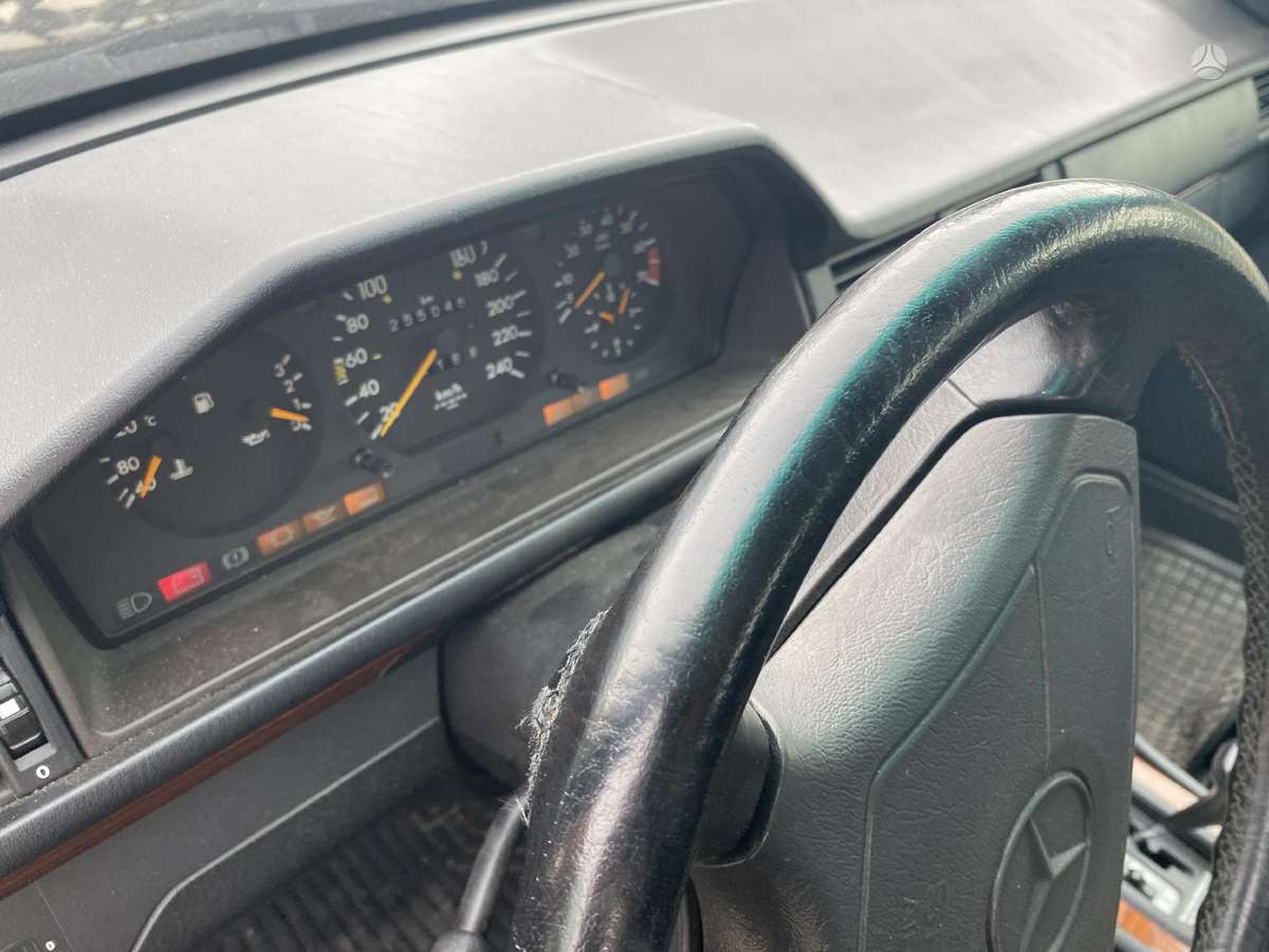 Mercedes-Benz E220
