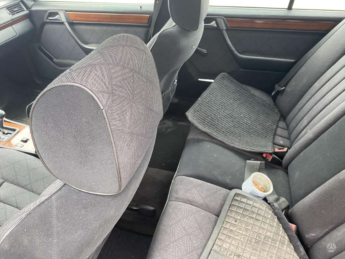 Mercedes-Benz E220