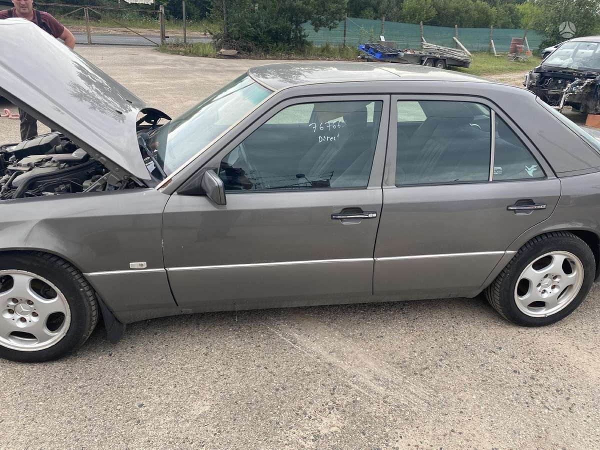 Mercedes-Benz E220