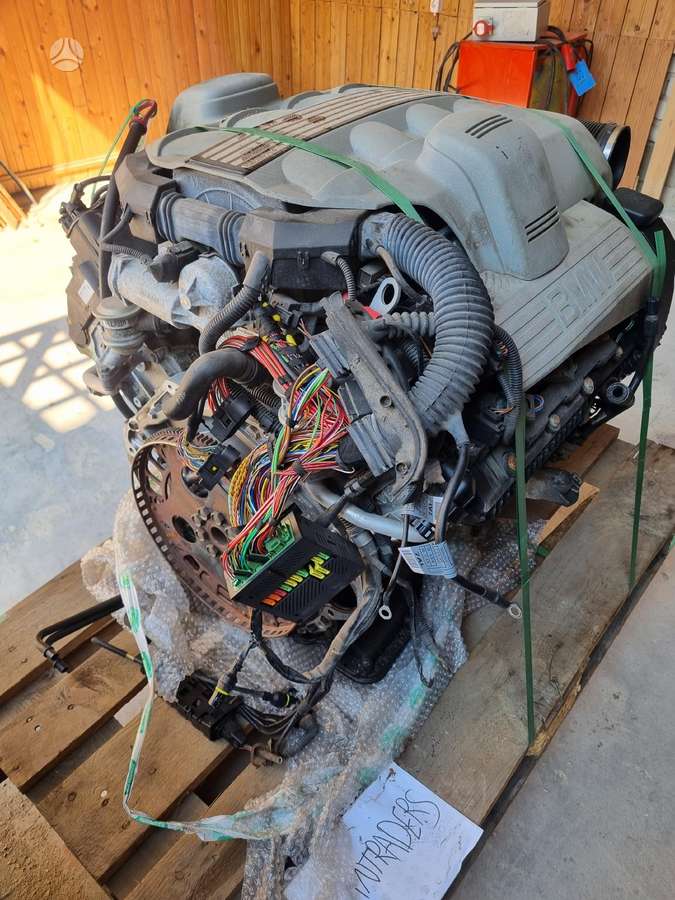 BMW 745, N62B44A, двигатель