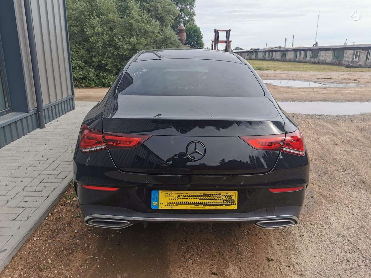 Mercedes-Benz CLA200 dalimis