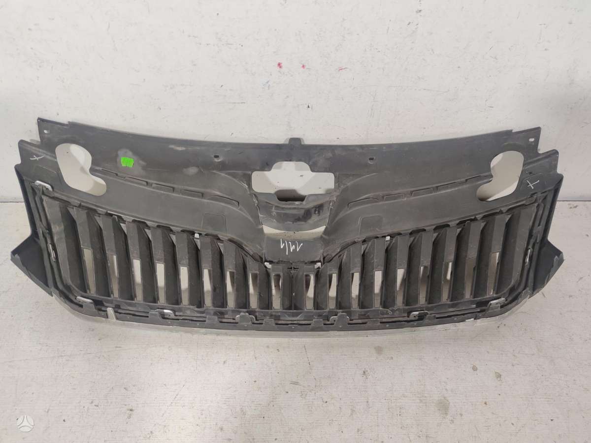 Skoda Rapid, 5JA853668, front grill