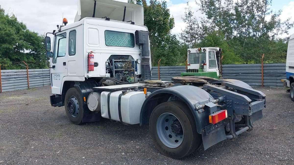 Volvo FL10, тягачи