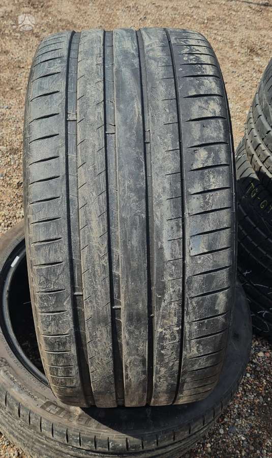Michelin, vasarinės 295/35 R21