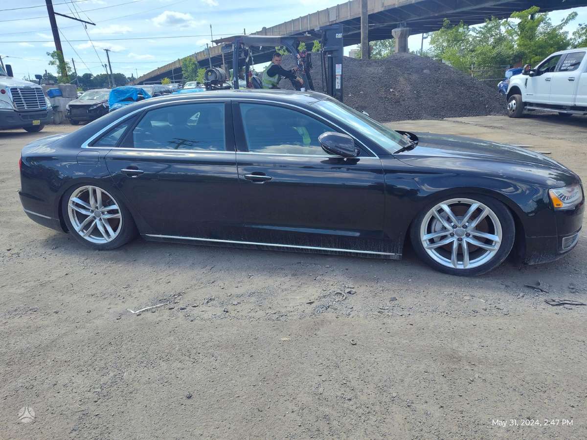 Audi A8 dalimis. Usa facelift modelis auto dalimis