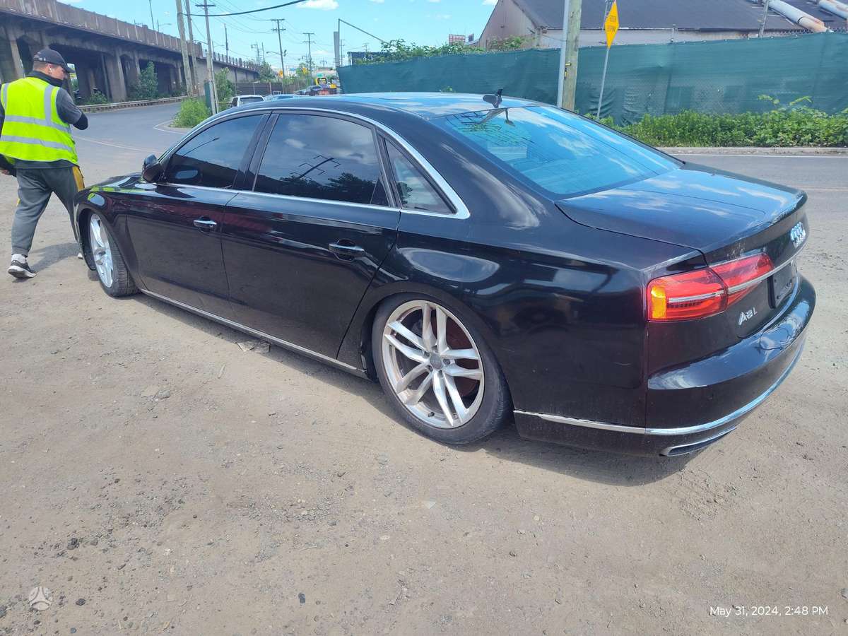 Audi A8 dalimis. Usa facelift modelis auto dalimis