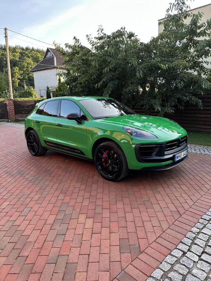 Porsche Macan - 1