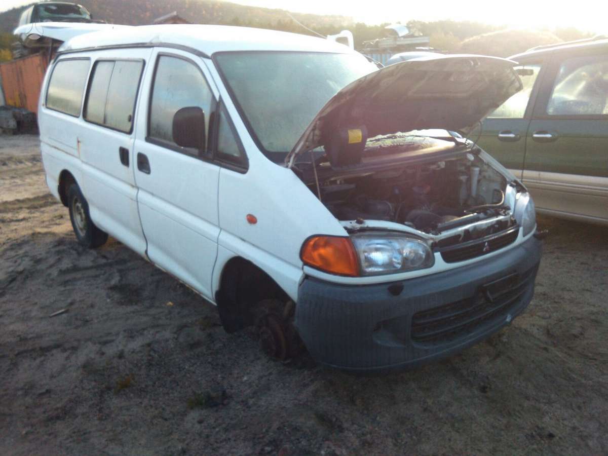 Mitsubishi L400, pasažieru mikroautobuss