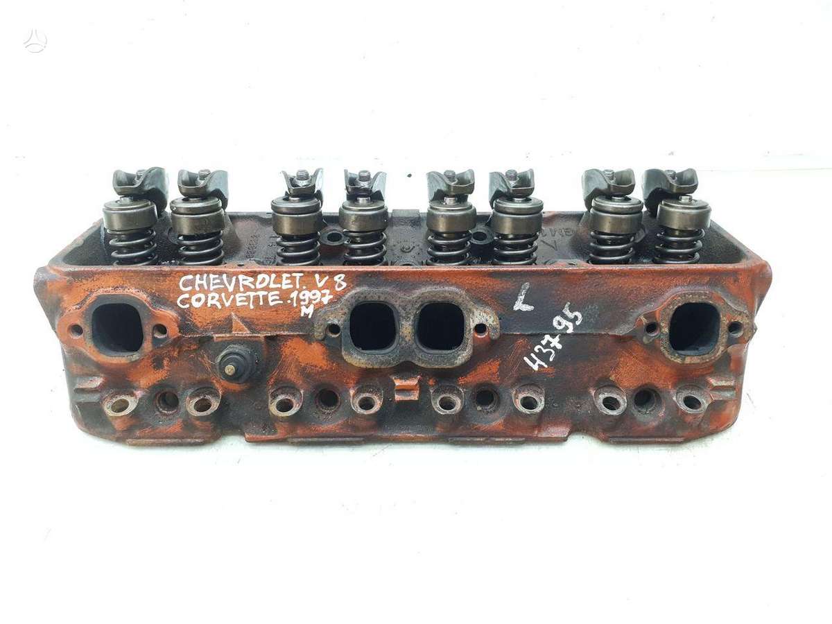 Chevrolet Corvette, L48 ENGINE, cylinder head