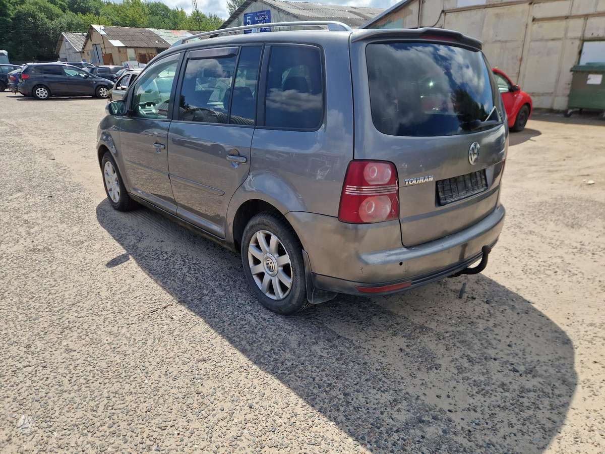 Volkswagen Touran Minsko pl 33a 5 angaras