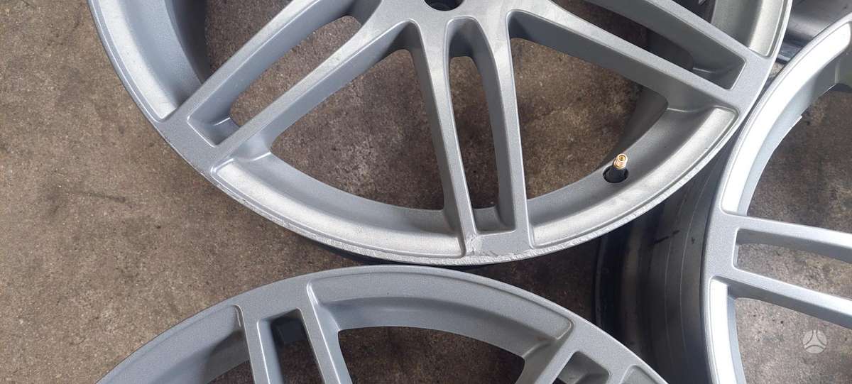 Audi, lengvojo lydinio, R20