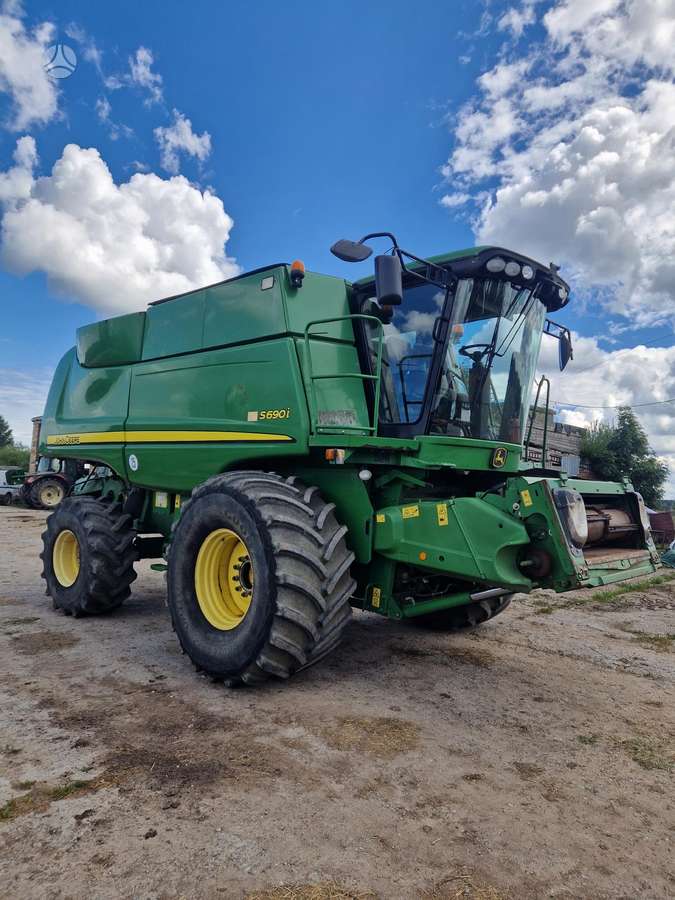 John Deere S690i, kombaini