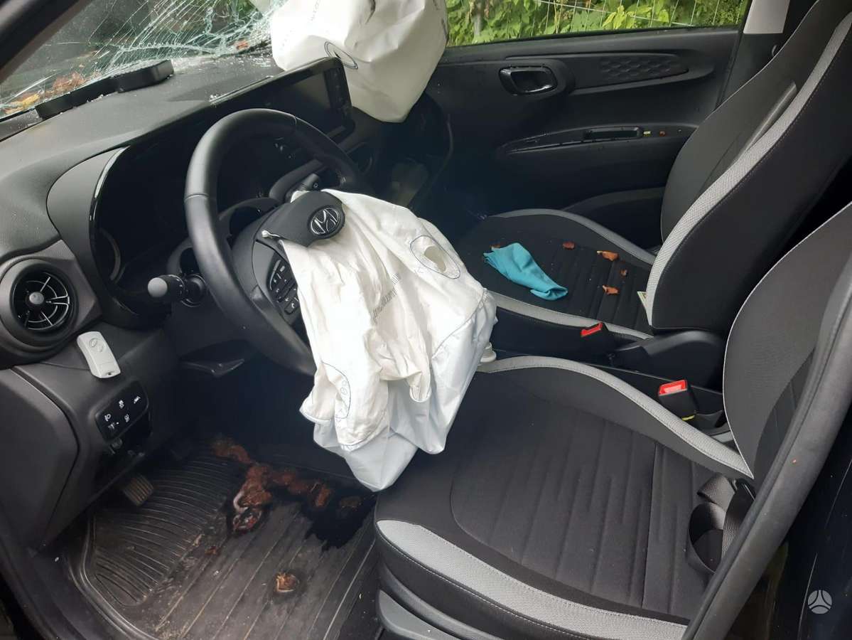 Hyundai i10 for parts
