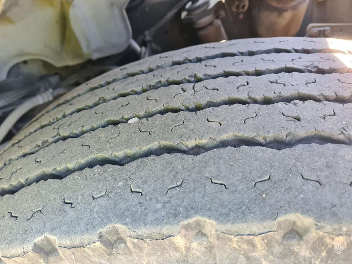 Renault Premium, с краном