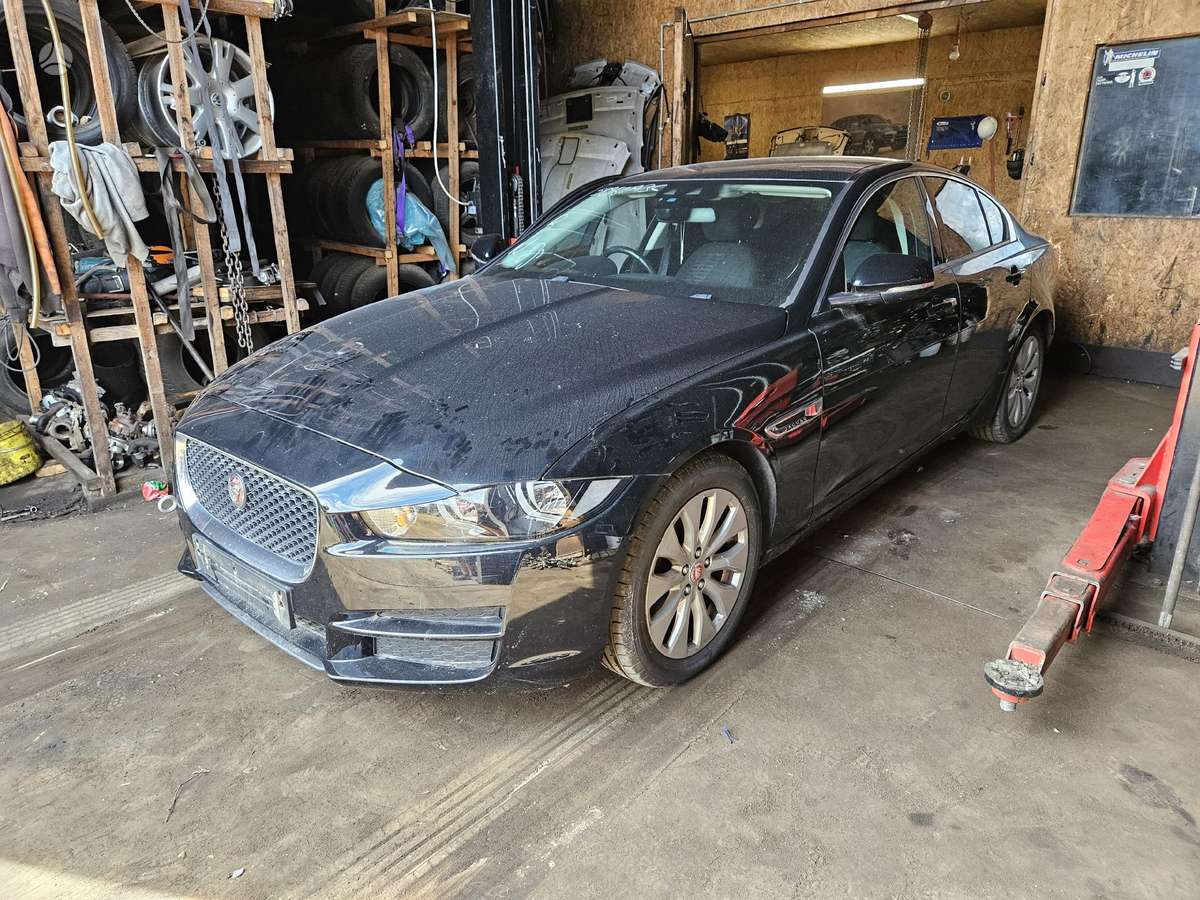 Jaguar XE