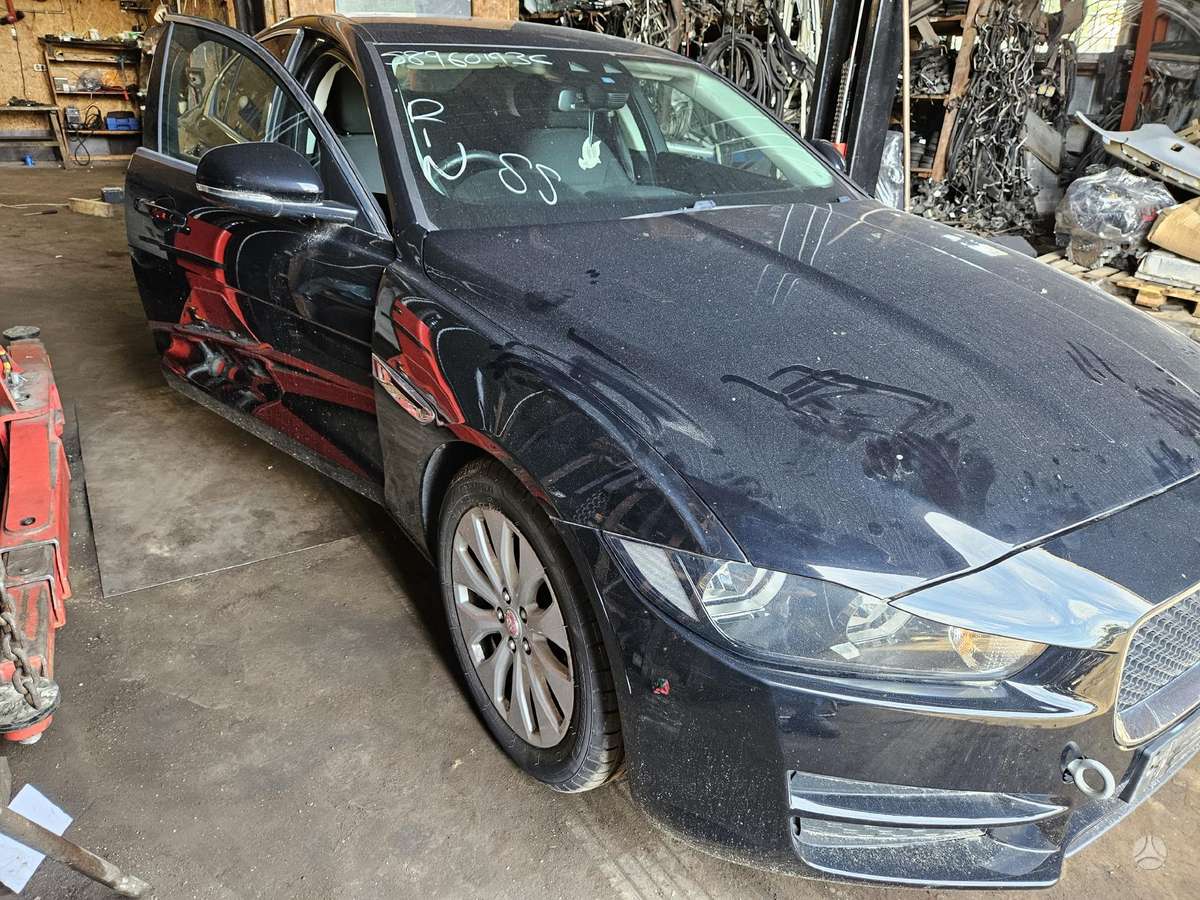 Jaguar XE