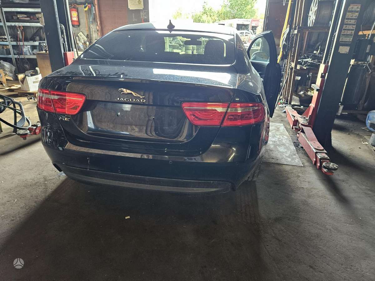 Jaguar XE