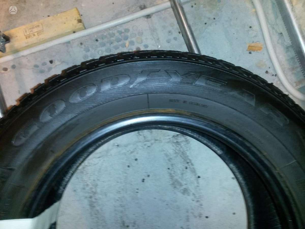 Goodyear Eagle Ultra Grip, winter 215/65 R16