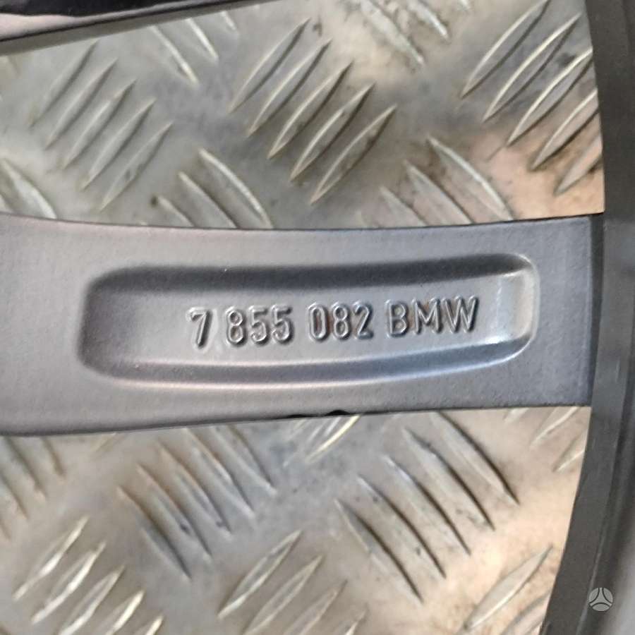 BMW G30, lengvojo lydinio, R18