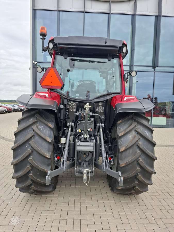 Valtra A115, traktoriai