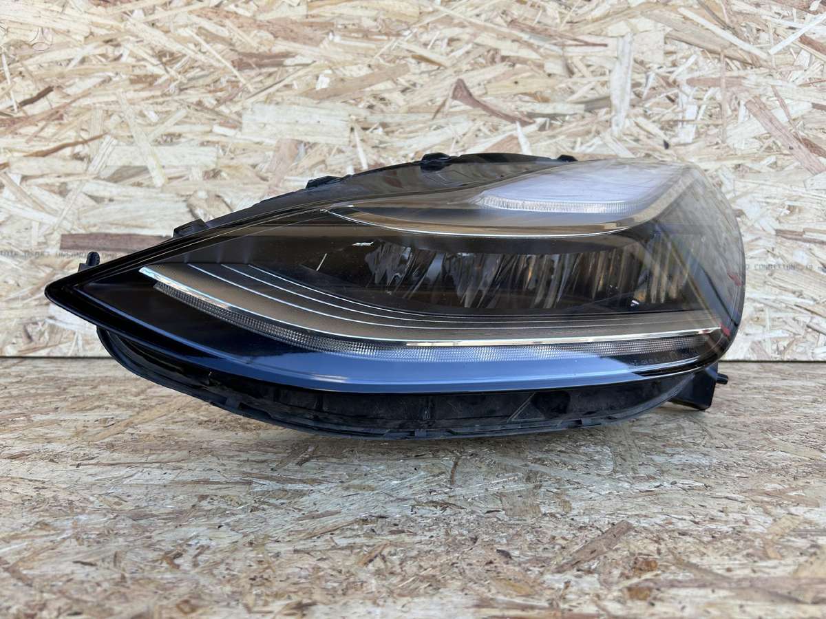 Tesla Model 3, 107737550B, Cen19788