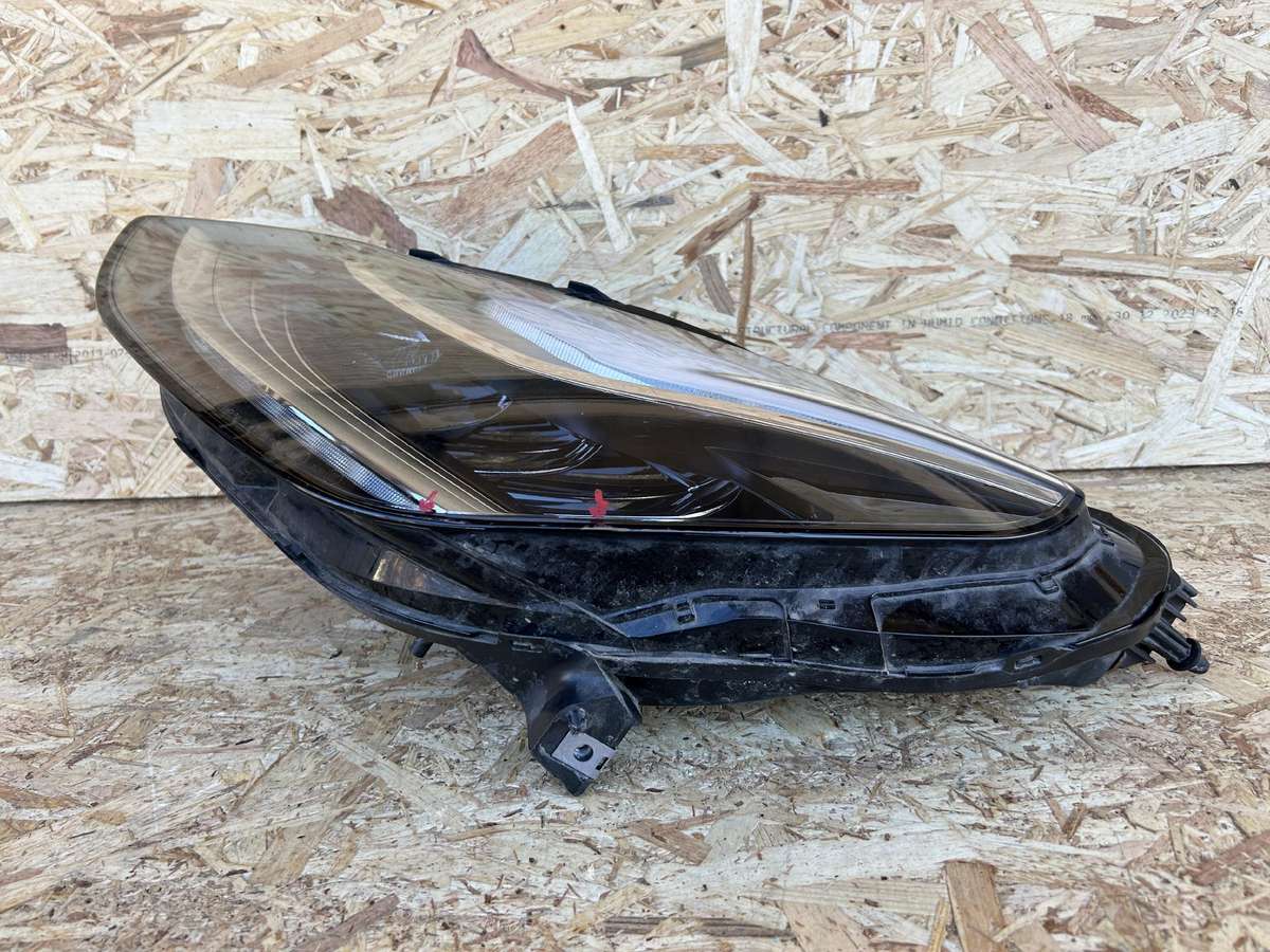 Tesla Model 3, 107737550B, Cen19788