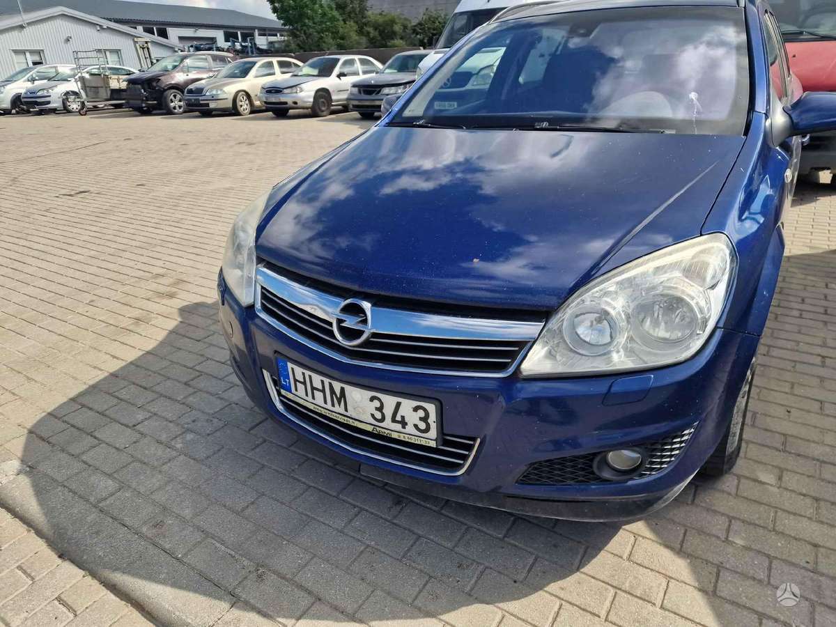 Opel Astra dalimis