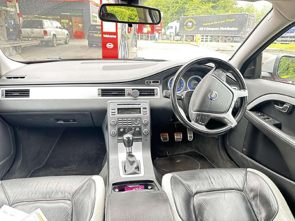 Volvo V70 Spalva 612 46