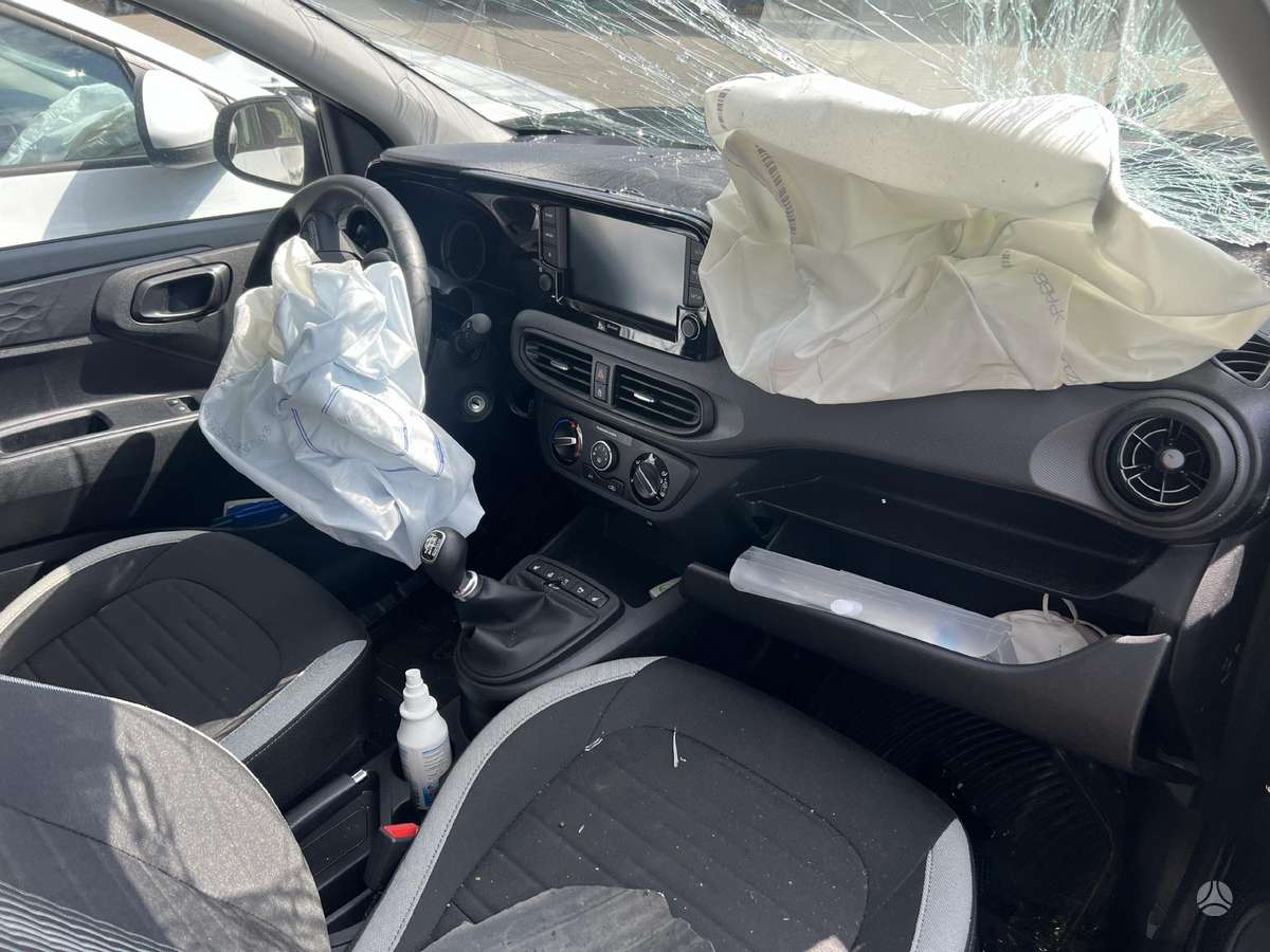 Hyundai i10 for parts