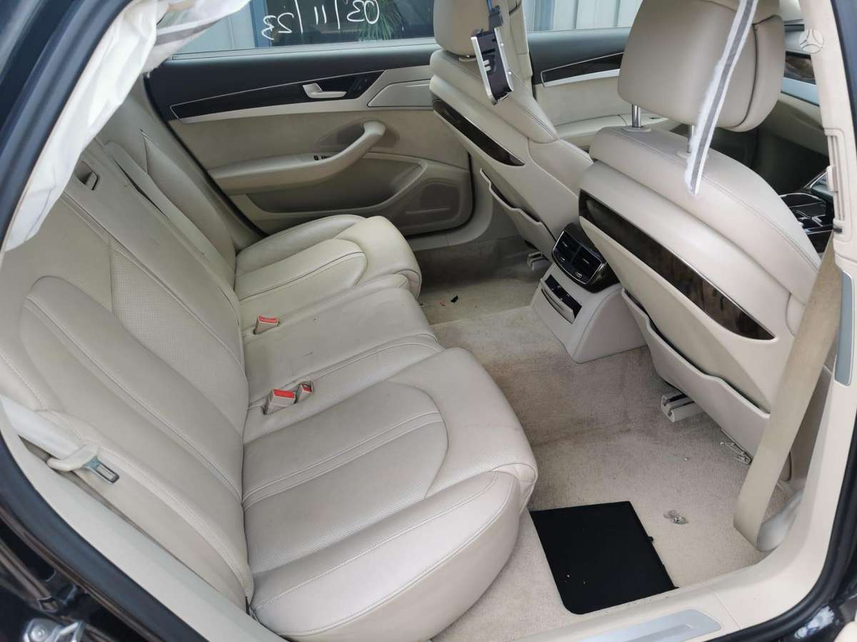 Audi A8 rezerves daļās