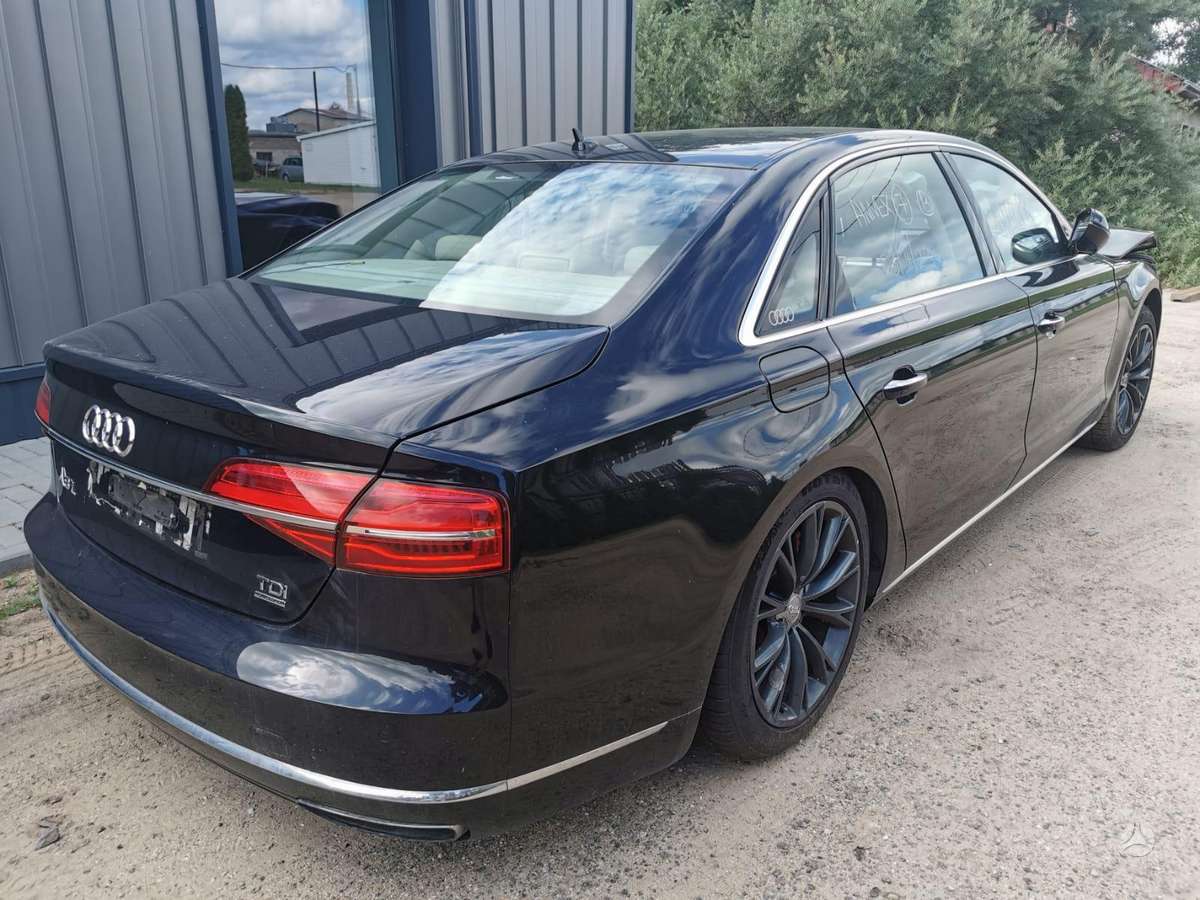 Audi A8 rezerves daļās