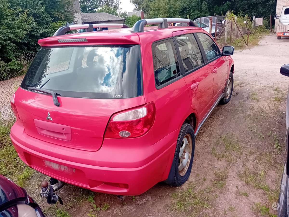 Mitsubishi Outlander dalimis