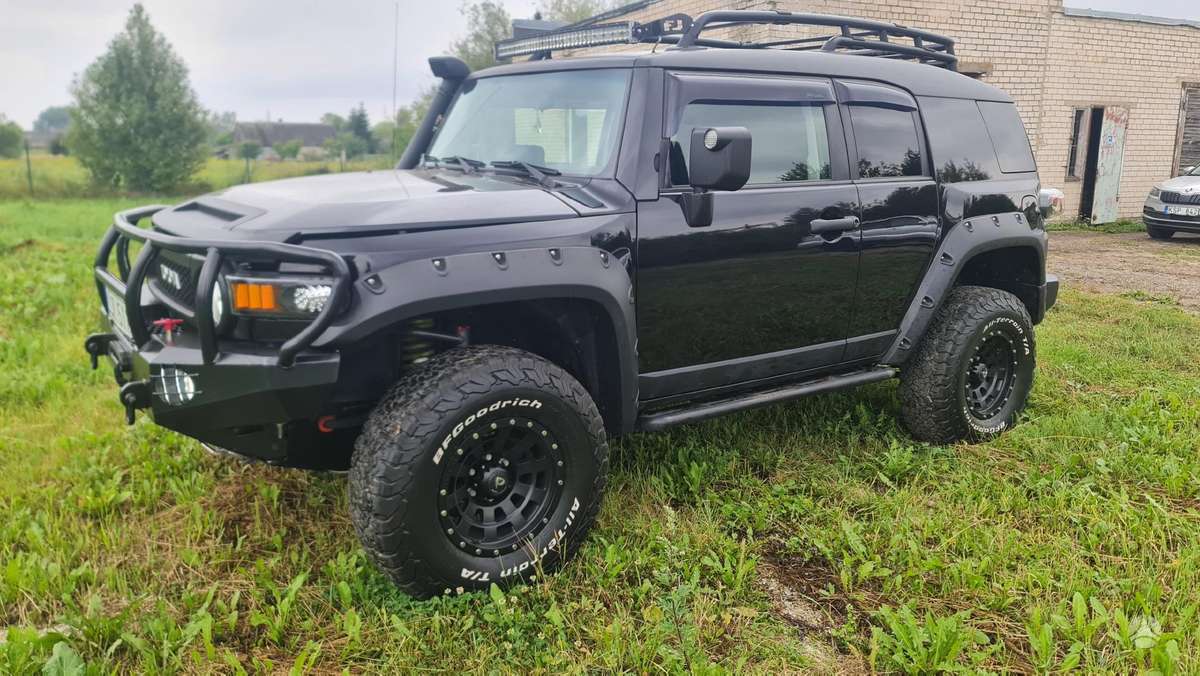 Toyota FJ Cruiser - 1