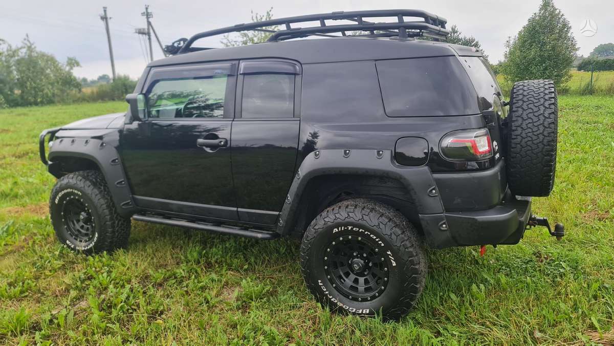 Toyota FJ Cruiser - 2