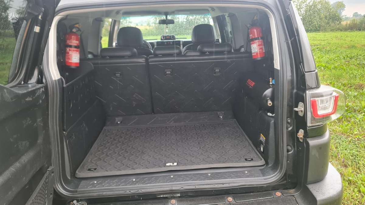 Toyota FJ Cruiser - 9