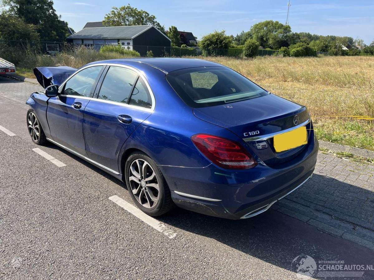 Mercedes-Benz C180 Visas dalimis