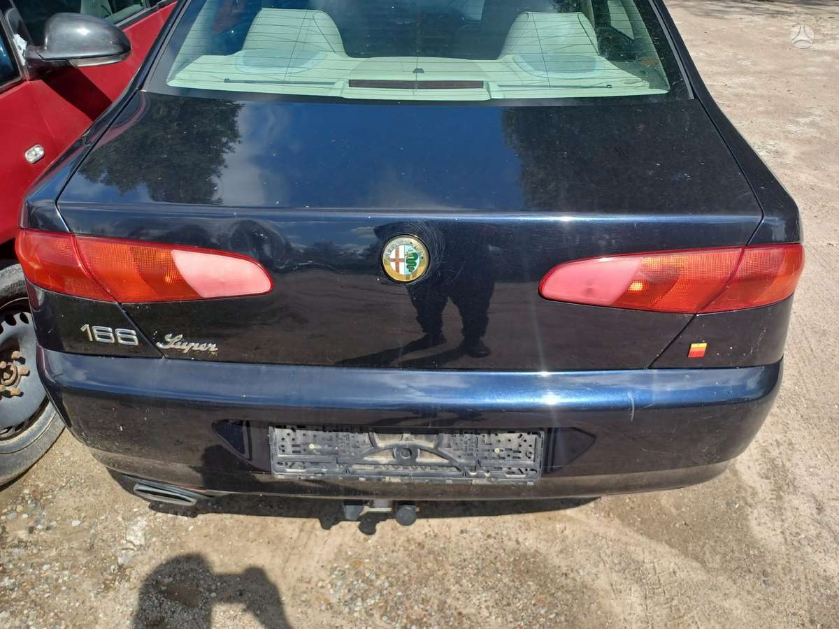 Alfa Romeo 166