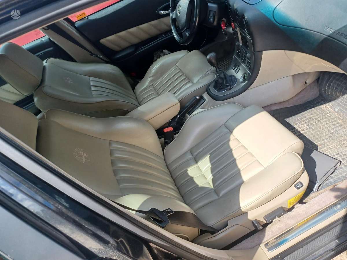 Alfa Romeo 166