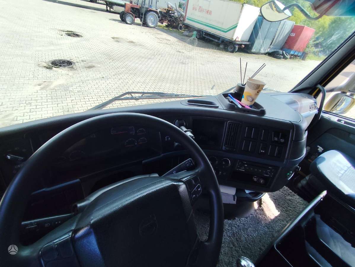 Volvo FH480, double sleeper