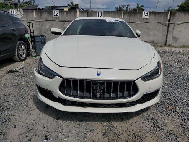 Maserati Ghibli dalimis