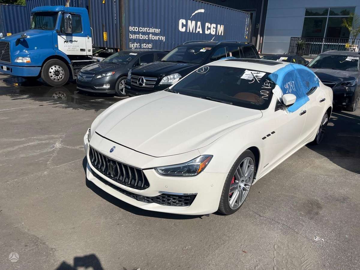 Maserati Ghibli dalimis