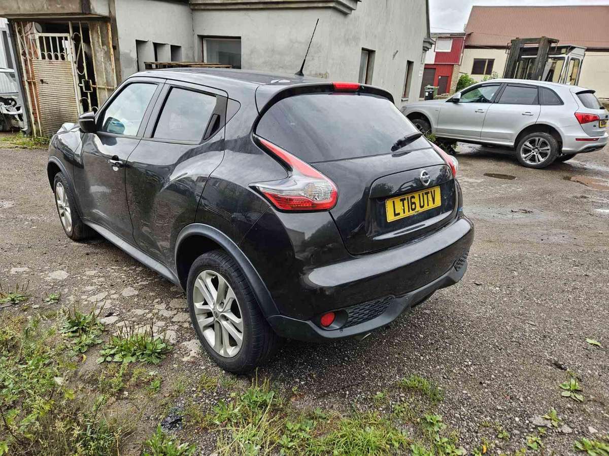 Nissan Juke dalimis