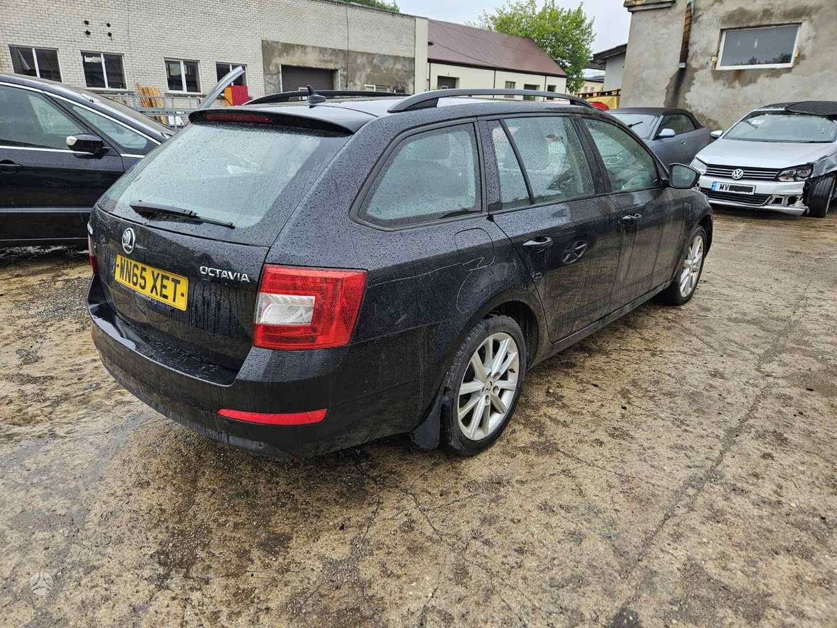 Skoda Octavia dalimis. Crm variklis